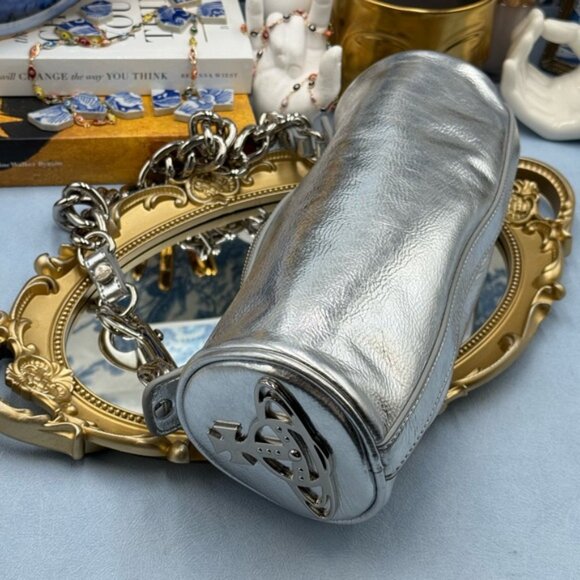 🆕 VIVIENNE WESTWOOD 🧿 NWOT Cindy Cylinder Shoulder Bag, Silver Metallic AUTH - Picture 15 of 16